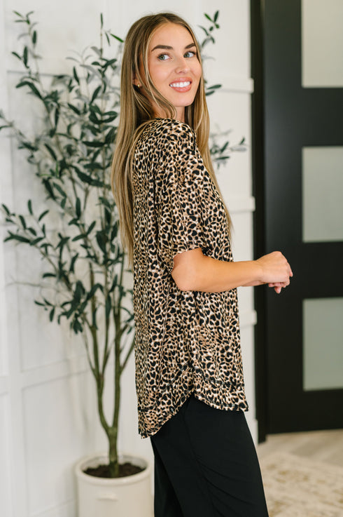Feline Fine Ribbed Knit Relaxed Tee in Mocha