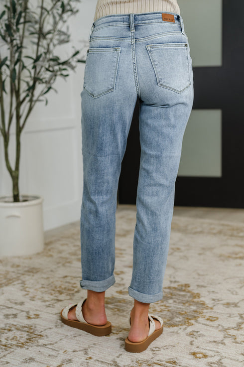 Judy Blue Mallory Mid Rise Bleach Wash Boyfriend Jeans