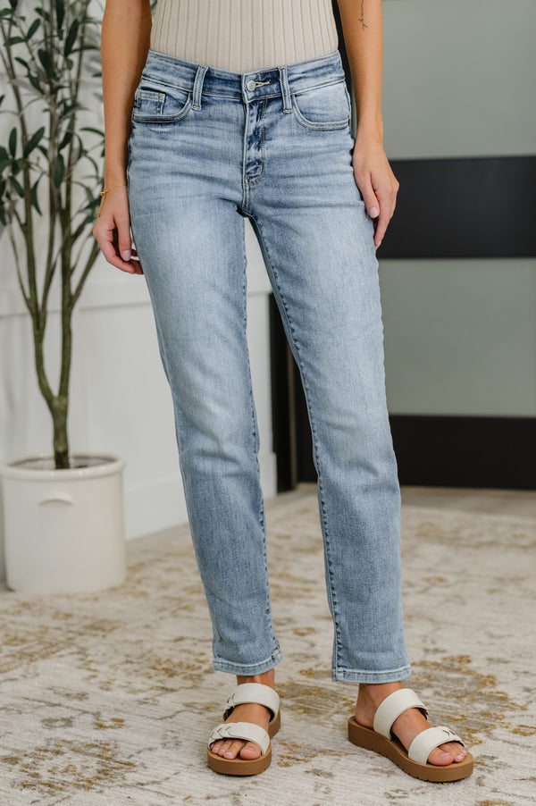 Judy Blue Mallory Mid Rise Bleach Wash Boyfriend Jeans