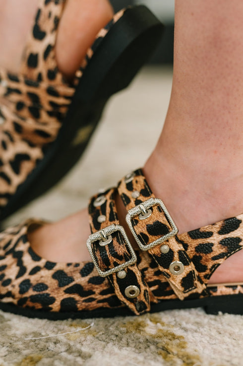 Catwalk Buckle Pointy Toe Flats - LISA MARIE BOUTIQUE - Womens - 5.5 -