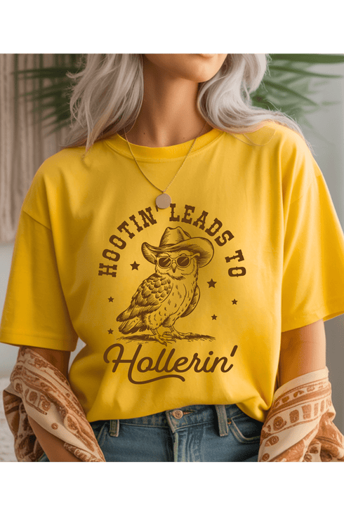 Hootin & Hollerin T-Shirt - LISA MARIE BOUTIQUE - Graphic Tee - S - Daisy Gildan Tee -
