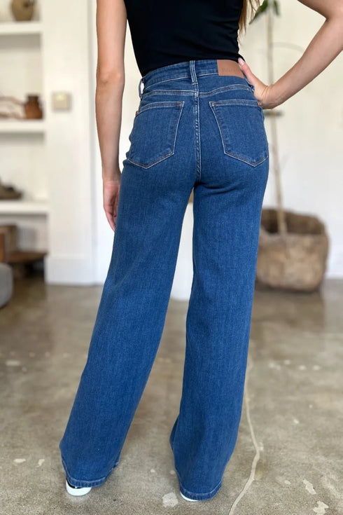 Judy Blue Full Size High Rise Straight Jeans - LISA MARIE BOUTIQUE - Medium - 0/24 -