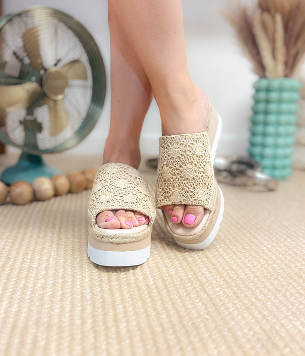 Ophelia Wedges in Cream
