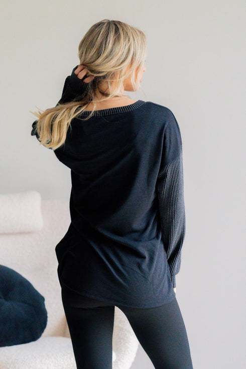 Twinkling Tidings Pullover - LISA MARIE BOUTIQUE - S -